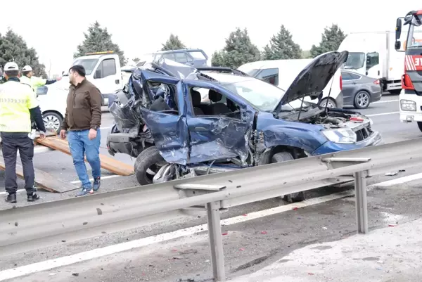 Son dakika haber... Tuzla'da zincirleme kazada 4 kişi yaralandı