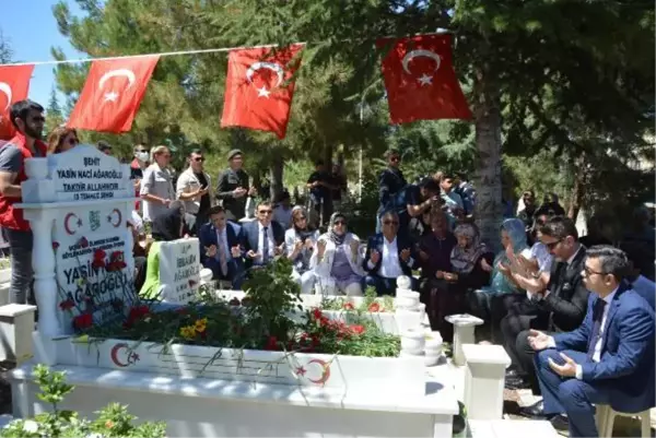 15 TEMMUZ ŞEHİDİNİN BABASI BİZ TARAFSIZ OLAMAYIZ, TARAFIMIZ DEVLETİMİZİN YANIDIR