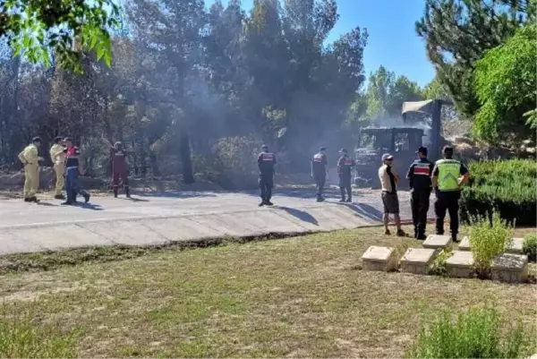 Son dakika haberi: ÇANAKKALE'DE ANZAK KOYU'NDA YANGIN; ALEVLER ORMANA DA SIÇRADI