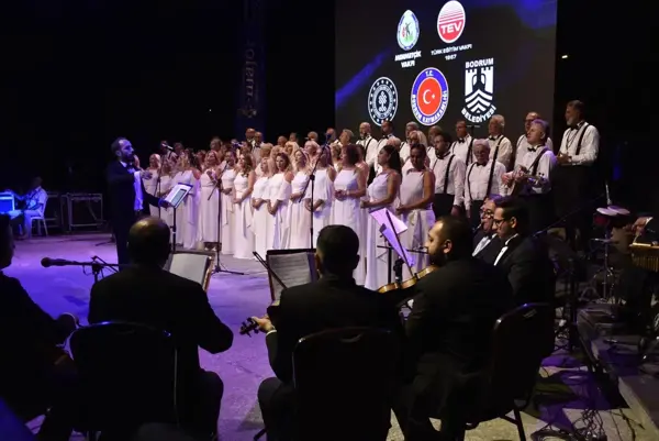 Muğla gündem haberleri: Zeki Müren, ölümünün 26. yılında Bodrum'da şarkılarla anıldı