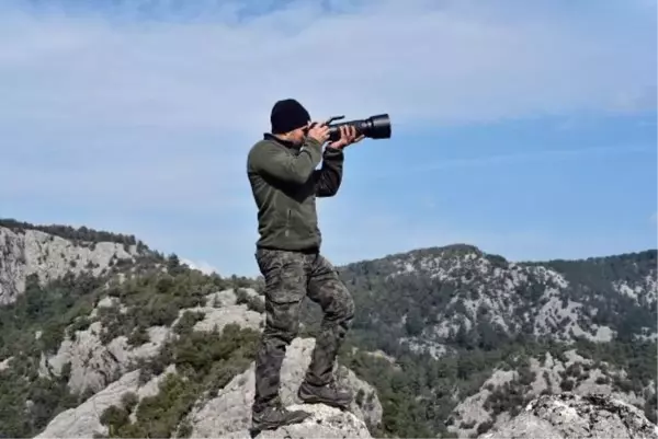 İnşaat İşçisi Süleyman Erdeğer, Doğada Kelebek Fotoğrafçılığı Yapıyor