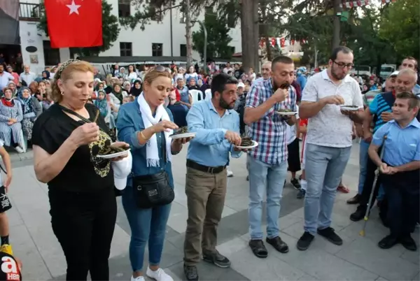 Bu da zeytinyağlı dolma yeme yarışması !