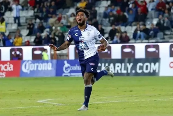 Colin Kazım Richards, attığı 3 golle takımı Pachuca'yı kupada çeyrek finale taşıdı