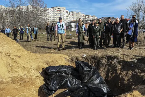 BM'nin Acil Yardım Koordinatörü Griffiths, Ukrayna'nın Buça şehrini ziyaret etti