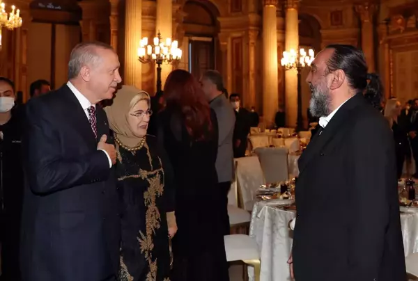 Cumhurbaşkanı Erdoğan, sanatçılarla iftarda bir araya geldi Açıklaması