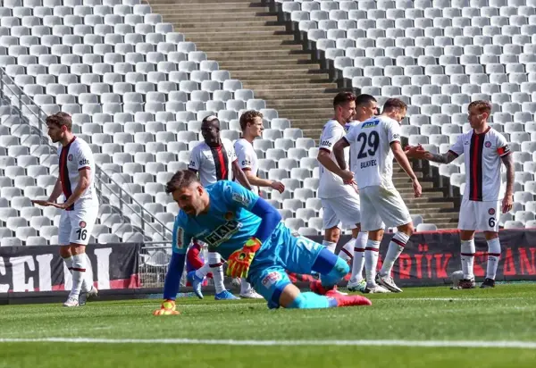 Fatih Karagümrük, sahasında Aytemiz Alanyaspor'u 2-0 mağlup etti