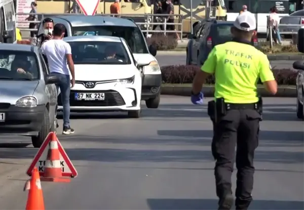 Ehliyetsiz sürücü polisi görünce böyle kaçmaya çalıştı