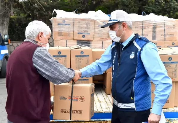 Ankara'da, salgın sürecinde iş kaybına uğrayan minibüsçülere destek