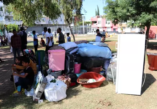 Adana'da kirasını ödeyemediği için sokakta kalan aileye yardım eli uzatıldı