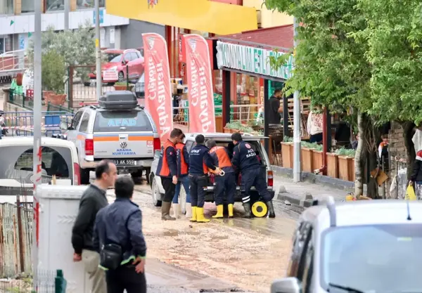 Bilecik'te Su Baskını ve Sel: Evler Tahliye Ediliyor