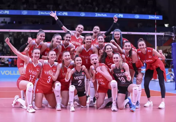 A Milli Kadın Voleybol Takımı müthiş başladı! İtalya'yı darmadağın ettik