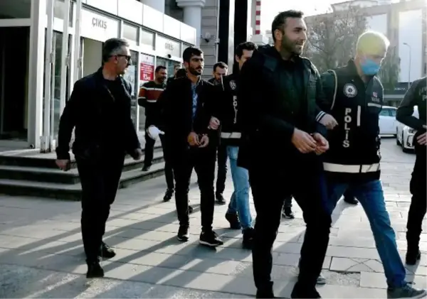 YAZAR ERGÜN POYRAZ TABURCU OLDU, 6 DARP ŞÜPHELİSİ ADLİYEDE