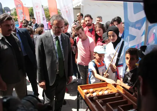  Bakan Kasapoğlu, Konya'da 5. İslami Dayanışma Oyunları etkinlik alanını gezdi