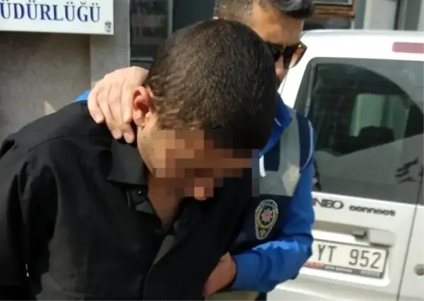 İzmir'de doktoru boğazından jiletle yaralayan sanığa 18 yıl hapis