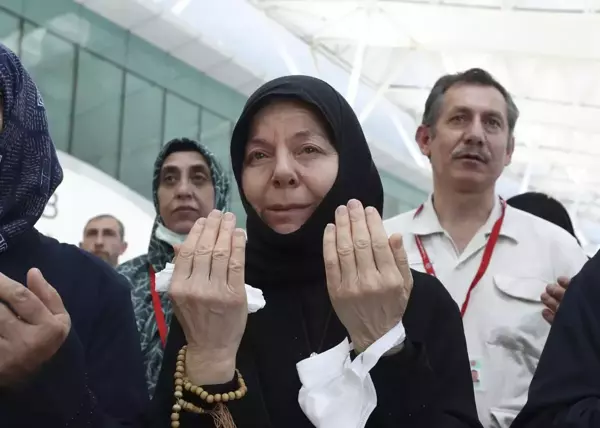 Diyanet'in ilk umre kafilesi Esenboğa'dan yola çıktı