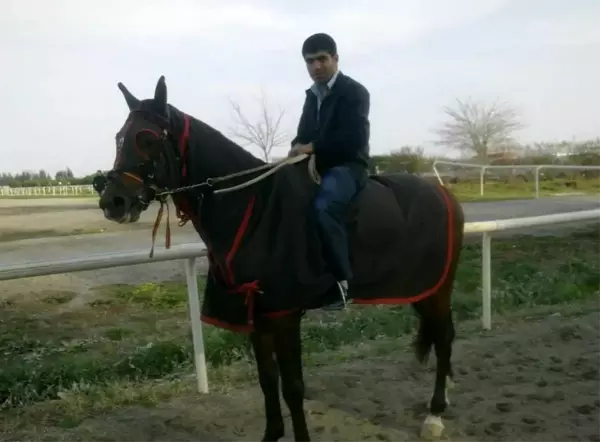 Adana hipodromunda seyislerin kavgası kanlı bitti: 1 ölü