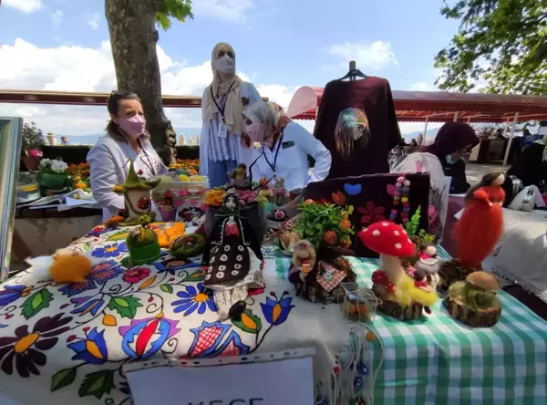 Bu kurslara giden kadınlar meslek öğrenip iş sahibi oldu