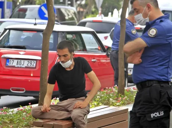 Karantinadan kaçtı, babasından kaçamadı