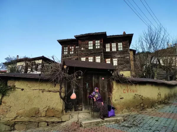 Bu evler görenleri tarihi yolculuğa çıkarıyor