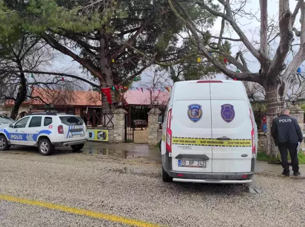 Son dakika haber... Kuşadası eski belediye başkanı Özer Kayalı'ya silahlı saldırı... Restoranda çalışan garson, Kayalı'ya kurşun yağdırdı