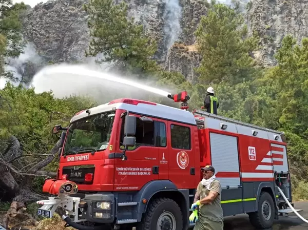 Marmaris'teki orman yangınını söndürme çalışmaları devam ediyor