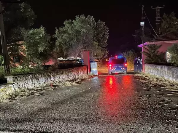 Afyon haberi... Afyonkarahisar'da eğitim uçağı zorunlu iniş yaptı