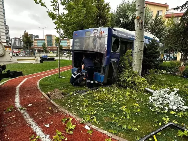 Ankara'da EGO otobüsü kaza yaptı