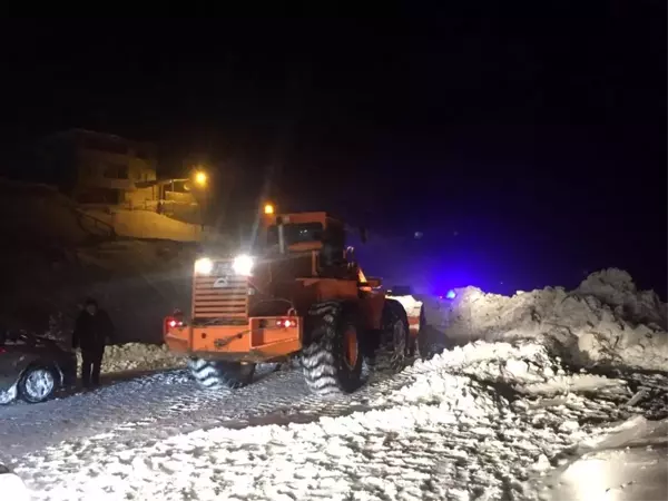 Trabzon-Gümüşhane karayolu Zigana Dağı mevkiinde çığ