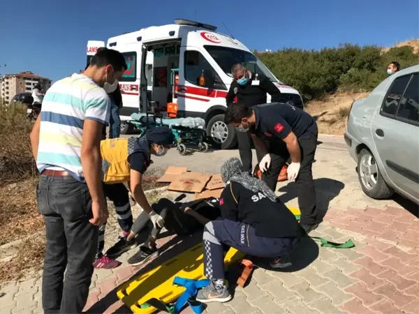 Kaza yapan ehliyetsiz motosiklet sürücüsü sağlık ekiplerini adeta ecel teri döktürdü