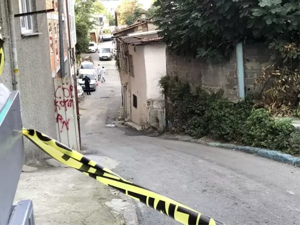 Beyoğlu'nda inşaat işçilerinin kavgasında kan aktı: 1 ölü