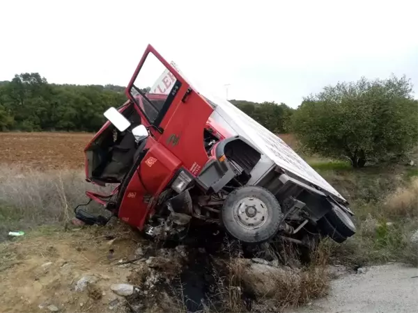 Tekirdağ'da kamyon şarampole uçtu: 3 yaralı