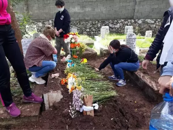 İzmir'de eski eşi tarafından öldürülen Fulya Öztürk, Muğla'da toprağa verildi