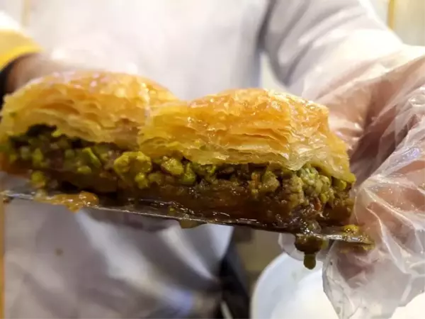 Baklava aşkı beste yaptırdı