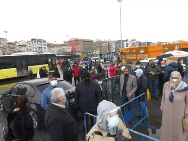 İstanbul'da HES kodu eşleştirmesinde son güne kalanlar uzun kuyruklar oluşturdu