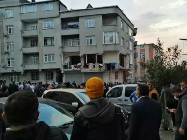 Gaziosmanpaşa'da binada patlama: 1 yaralı (2)