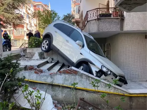 Lüks cipi bahçede görenler şaştı kaldı! Uçma anı kameralara saniye saniye yansıdı