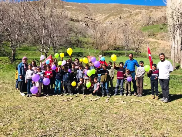 Muhtardan öğrenciler için 23 Nisan etkinliği