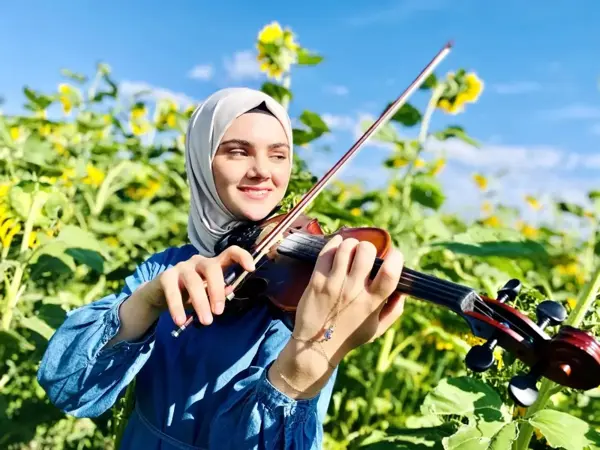 Keman yayına dokundu, tüm engelleri aşıp hayallerini gerçekleştirdi