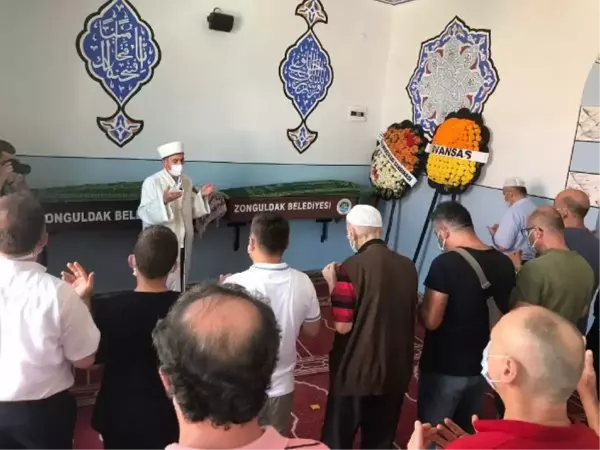 BALIKESİR'DEKİ OTOBÜS KAZASINDA ÖLEN HATİCE ÇELİKÖRS TOPRAĞA VERİLDİ