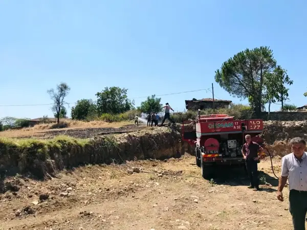 Çan'daki anız yangını evlere ulaşmadan söndürüldü