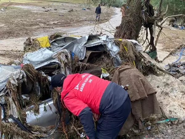 JAK Timleri Sarıkamış Sel Bölgesinde çalışmalarını sürdürüyor