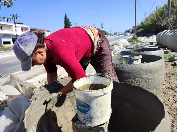 Tandırlar, kadınların çamurlu ellerinde şekilleniyor