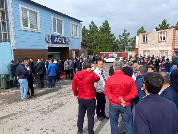 MHP kafilesini taşıyan midibüs devrildi: 2 ölü, 19 yaralı