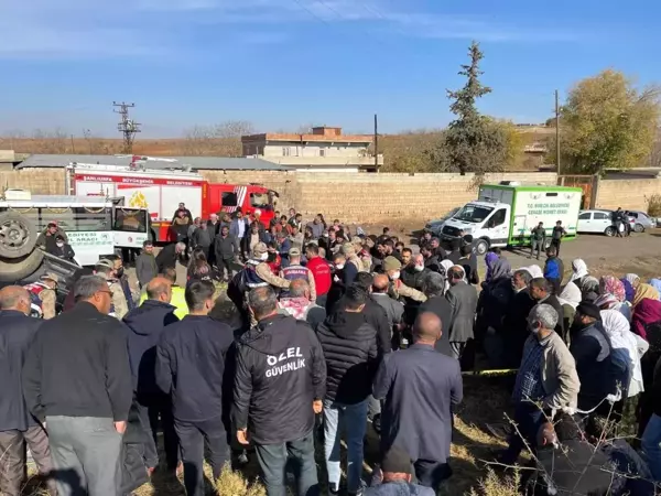 Şanlıurfa'da kamyonet ile hafif ticari araç çarpıştı, 4 kişi öldü, 3 kişi yaralandı