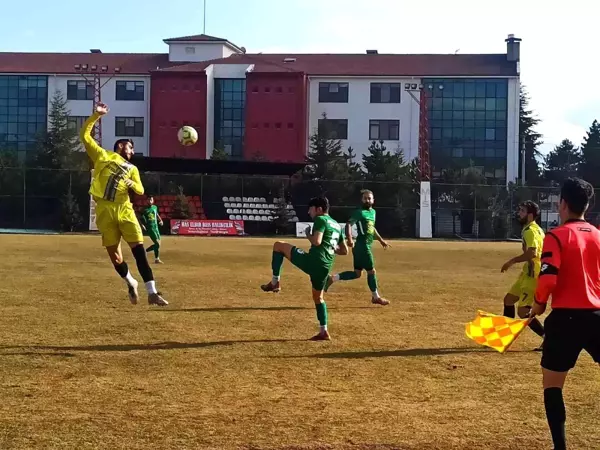 Şuhut Hisarspor 3 puanı 3 golle kaptı