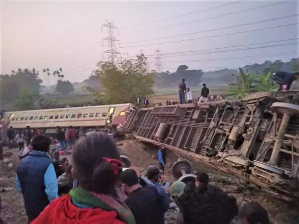 Son dakika haberi! Tren kazasında can kaybı 9'a yükseldi