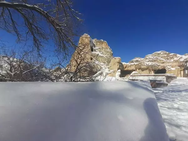 Kar, Kapadokya'ya çok yakıştı