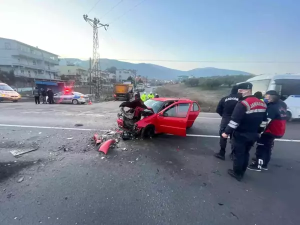 Son dakika haberi: Otomobil tali yoldan çıkan tıra çarptı: 1 ölü