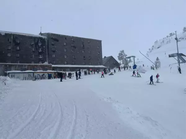 Kartalkaya'da kar yağışı başladı