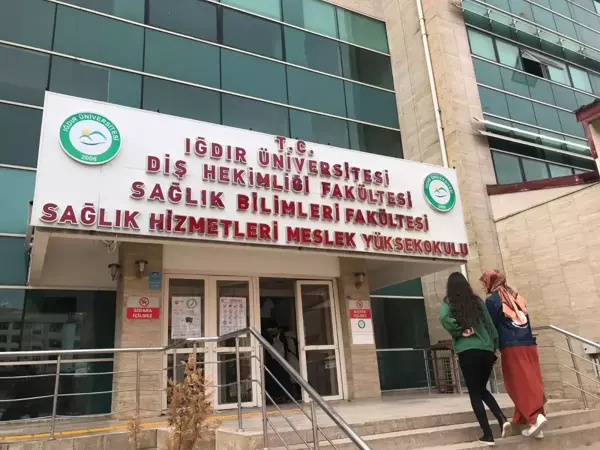 Üniversite rektörü, korumasını öğretim görevlisi yapmak için özel kadro açtı